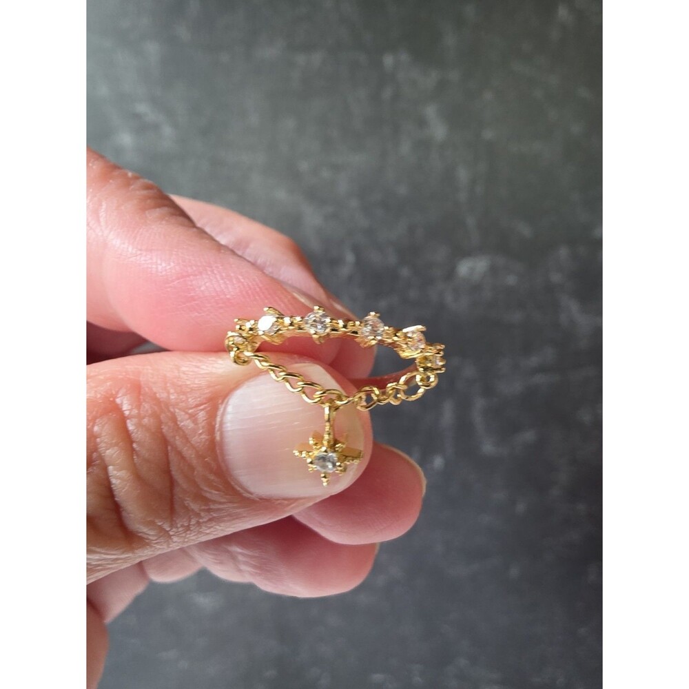Clear Rhinestone Dangling Star Charm Gold Tone Metal Ring Size 5.25